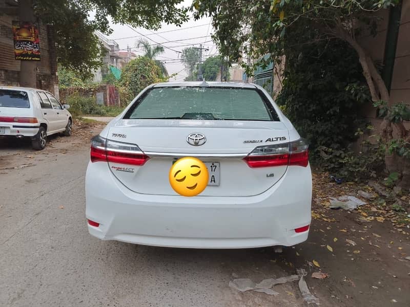 Toyota Corolla Altis 2017 Super White 1