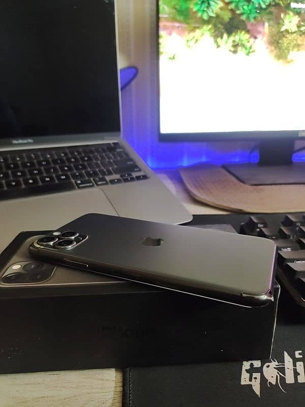 iPhone 11 Pro Max | 256GB | Sims Working 1