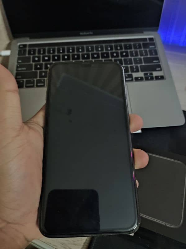 iPhone 11 Pro Max | 256GB | Sims Working 4