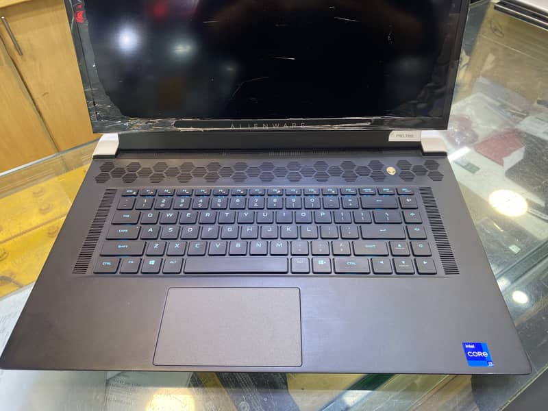 DELL ALIENWARE × 17 R1 0