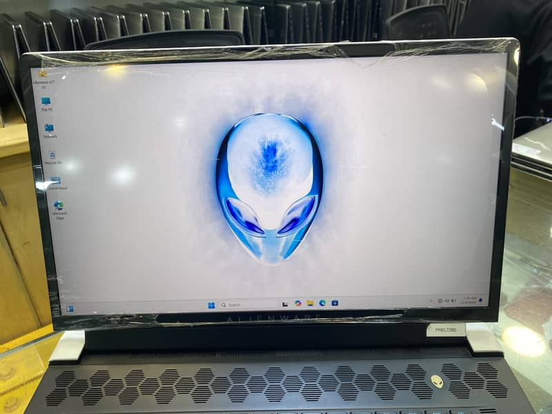 DELL ALIENWARE × 17 R1 4