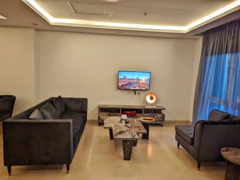 1Bed StuDio Hotling Fully Furnished Luxury Apartment Available For ShorT sTay 3