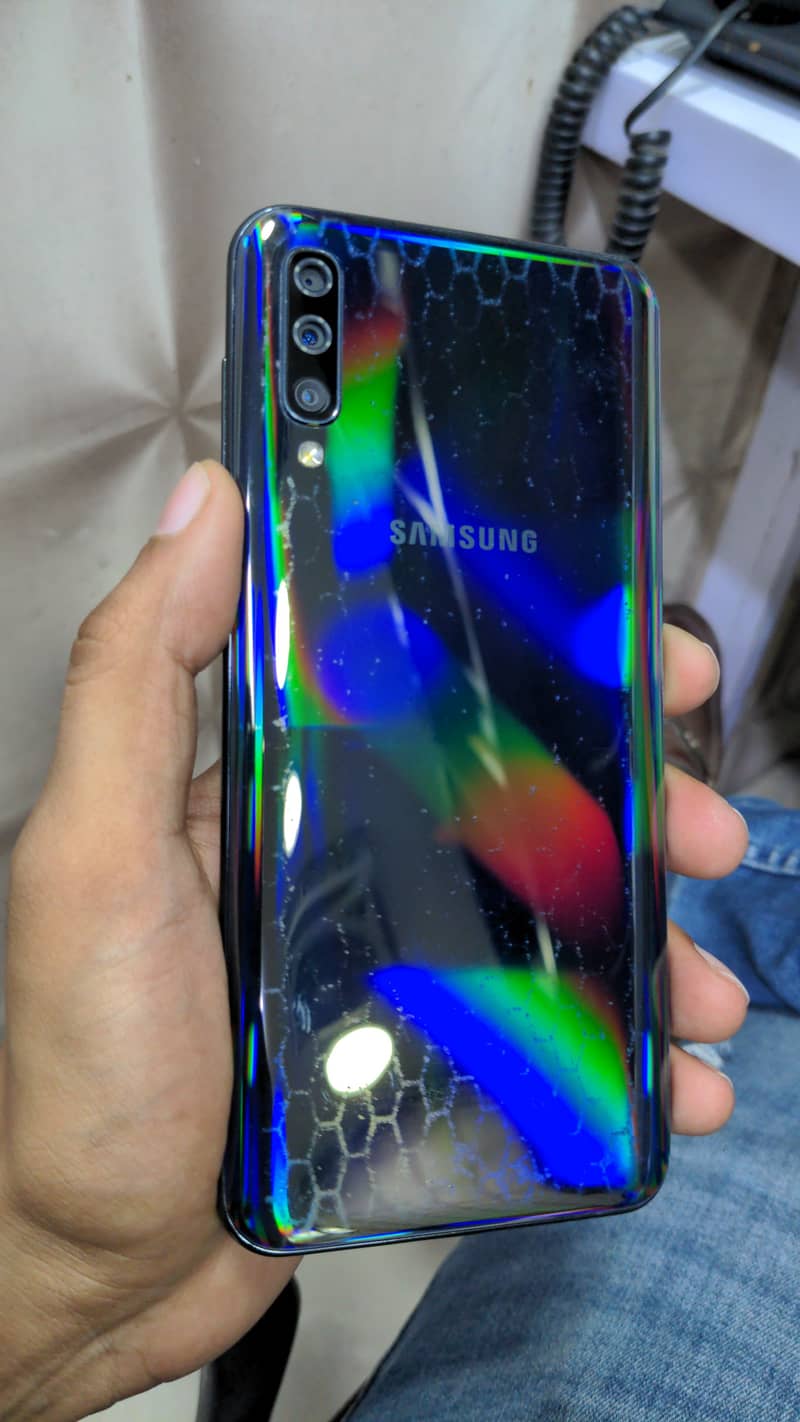 Samsung Galaxy A50 Black Color (4gb, 128gb) 3