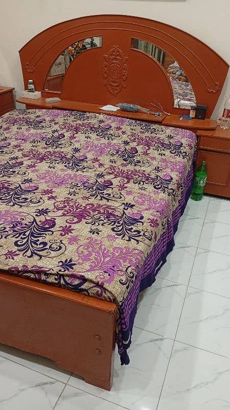 wood bed set for sale 0