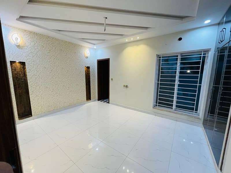 5 Marla Like Brand New Luxury House Available For Rent In Bahria Town Lahore. 4