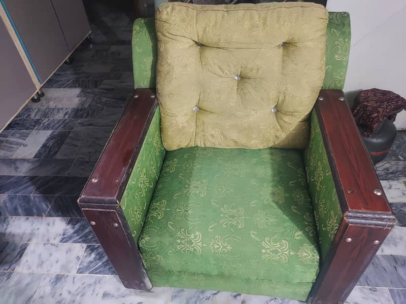 6 Seater Sofa Set. Cont: 0304 611 99 68 1