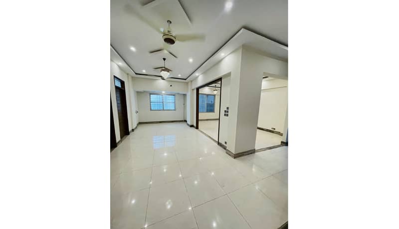 Clifton Block 5, 1800 Sqft, 3 Bed Apartment for Sale. 3