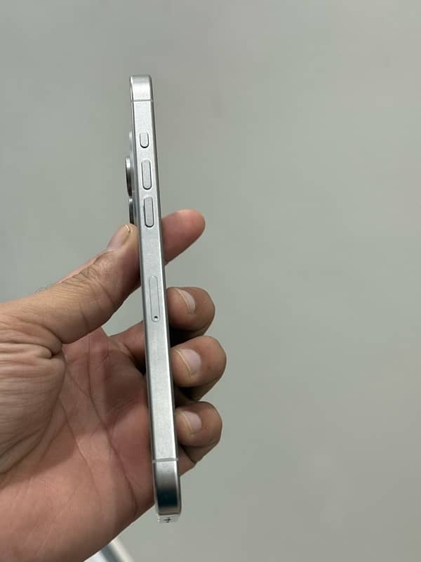 Apple Iphone 15 pro max white titanium 3