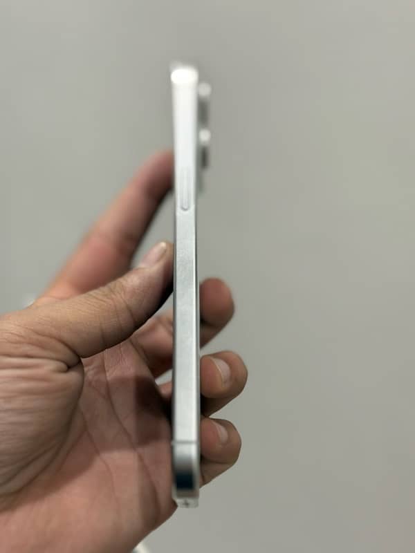 Apple Iphone 15 pro max white titanium 4