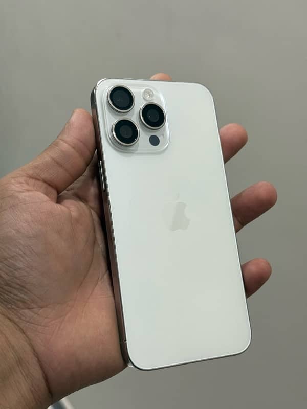 Apple Iphone 15 pro max white titanium 6