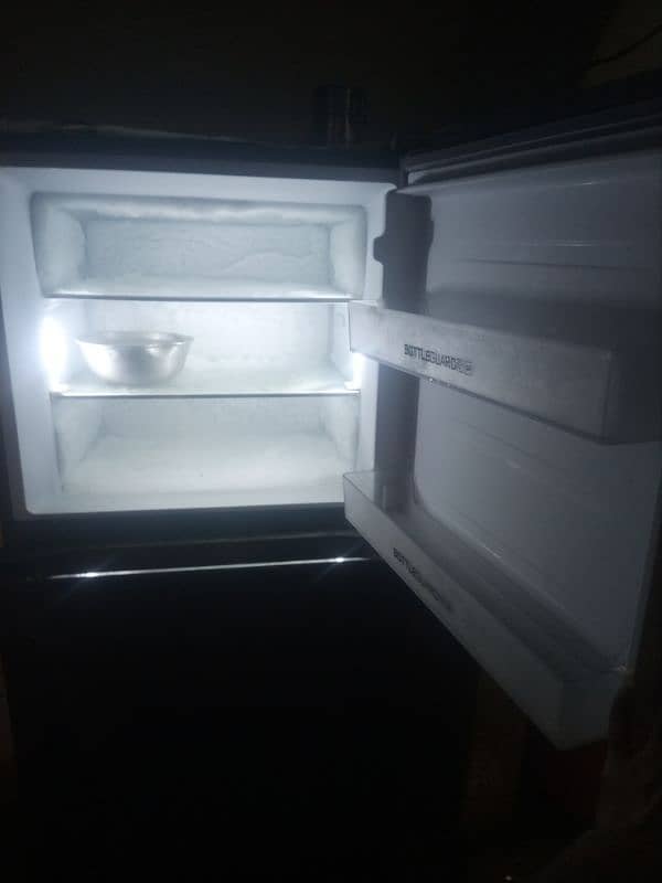 Haier Referigerator|Medium Size Fridge|Haier Fridge|Slightly Used 1