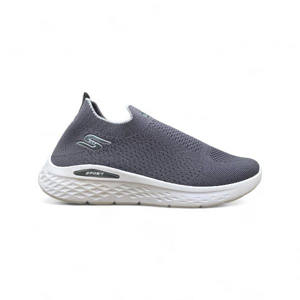 Man's Casual Skechers Contact: 03290570110 3