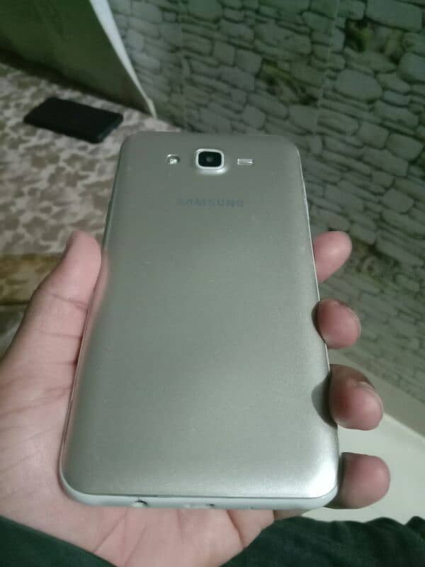 samsung J7  2/16 4