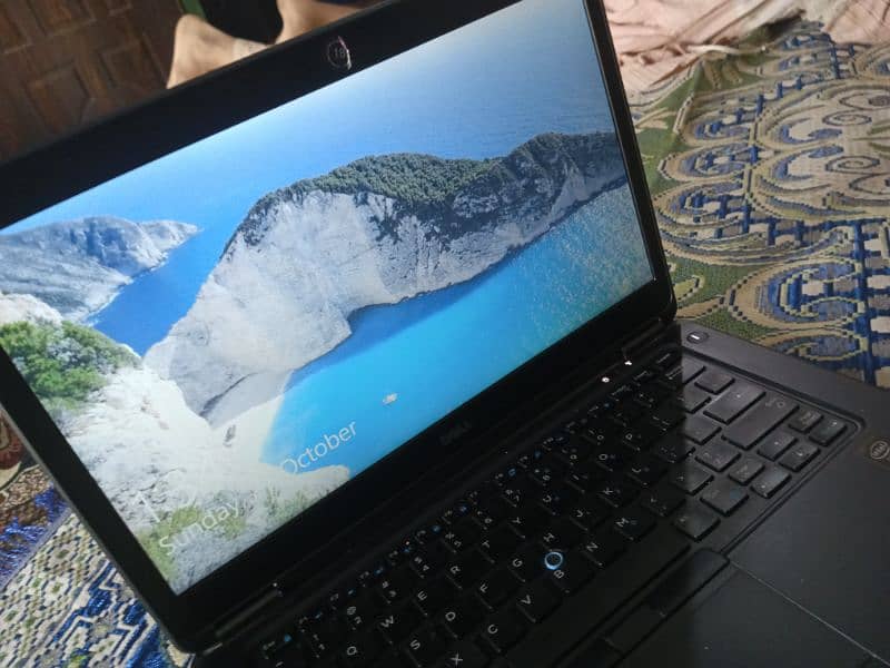 Hi I want to sell My laptop urgent 4