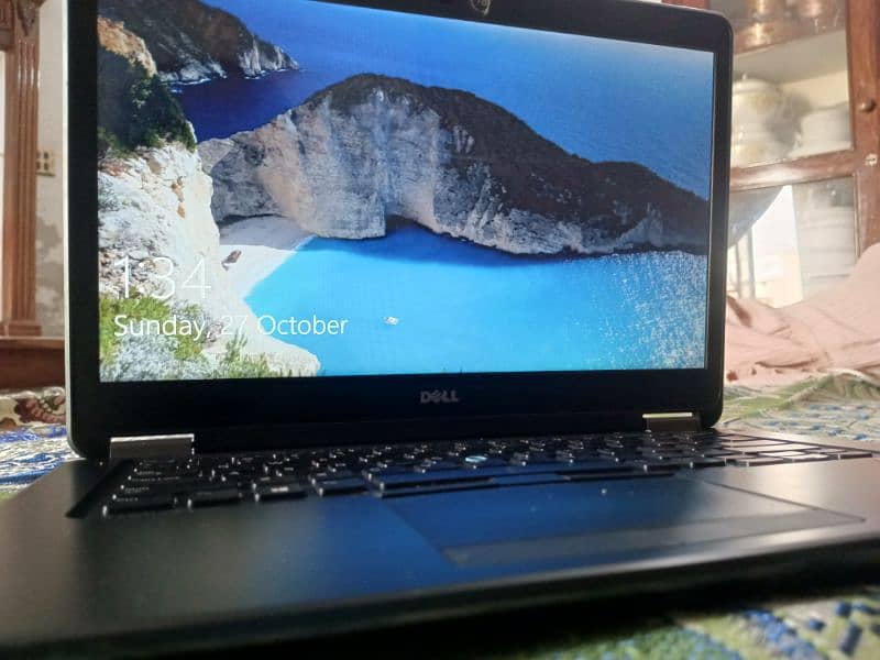 Hi I want to sell My laptop urgent 5