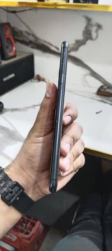 I phone 7 plus pta approved 128 gb all okay battery 76 6