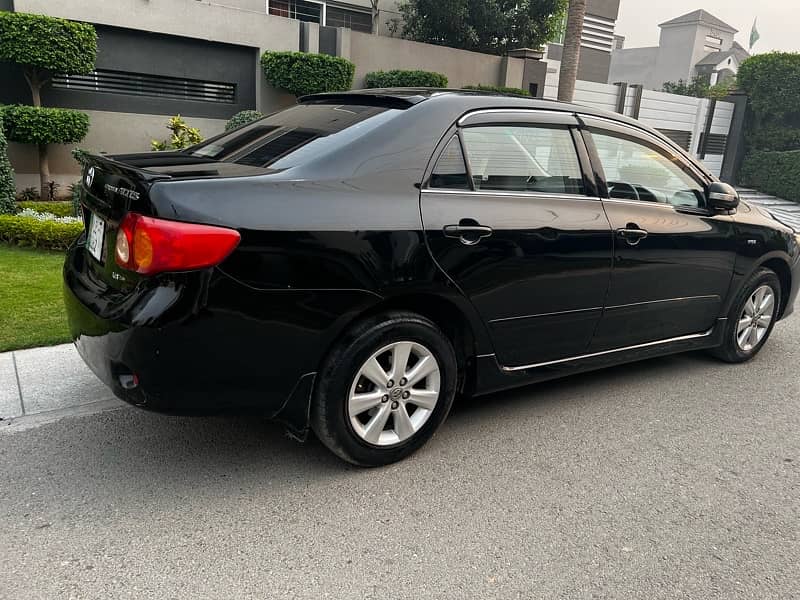 Toyota Corolla Altis 2011 3