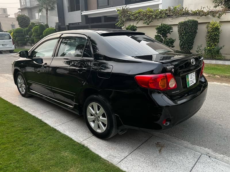 Toyota Corolla Altis 2011 4