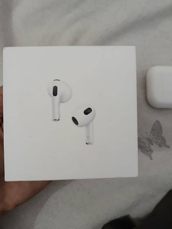 Apple Airpods 3rd generation lightning connector 0