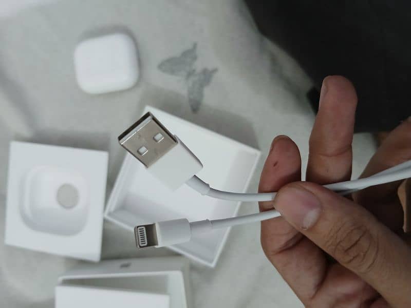 Apple Airpods 3rd generation lightning connector 3