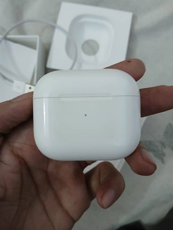 Apple Airpods 3rd generation lightning connector 4