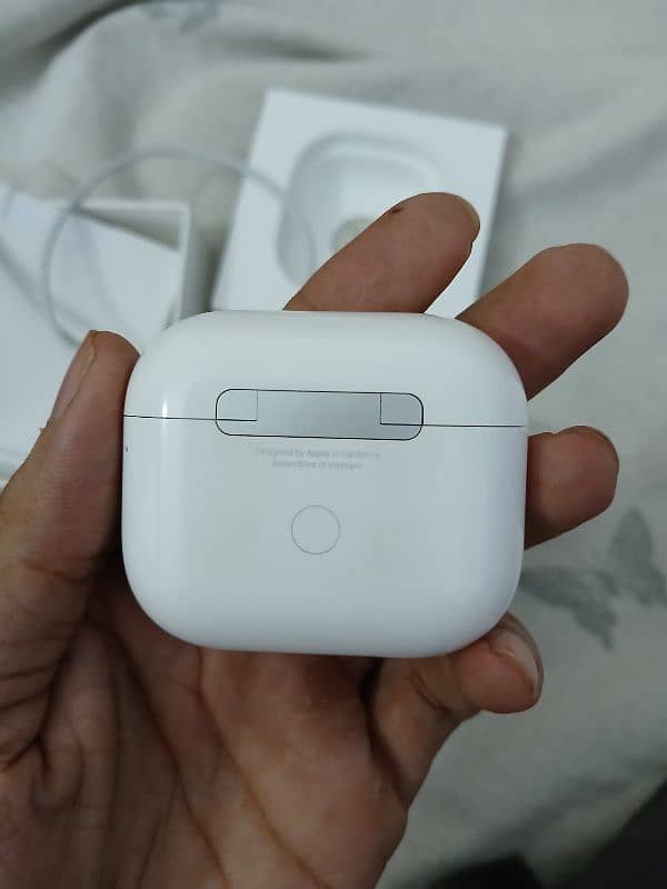 Apple Airpods 3rd generation lightning connector 5