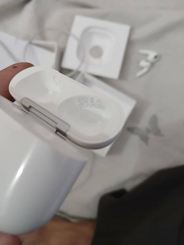 Apple Airpods 3rd generation lightning connector 6