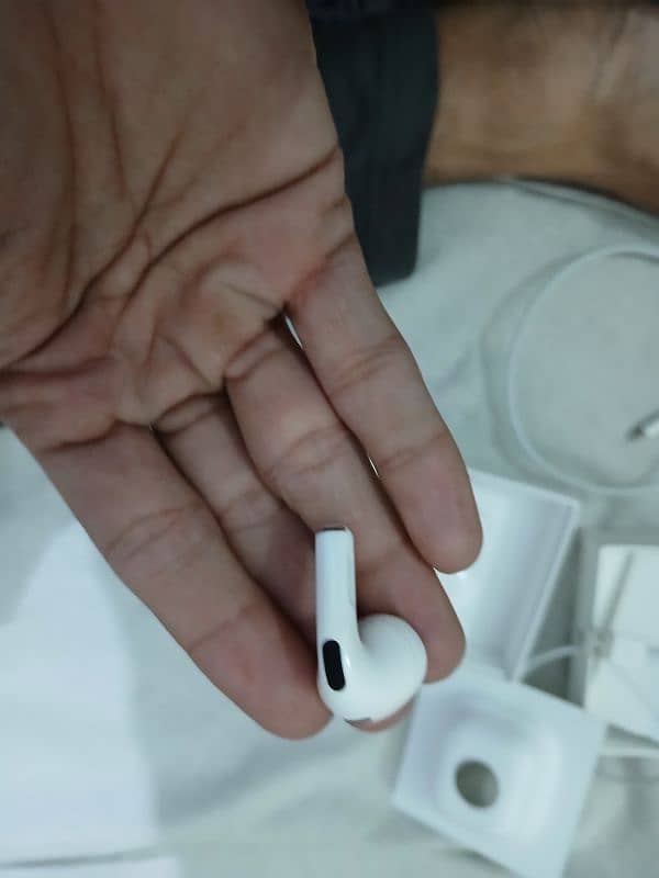 Apple Airpods 3rd generation lightning connector 14