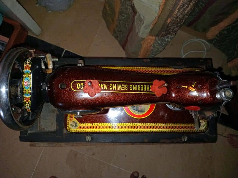 original sweing machine of Q CHEERING . 1