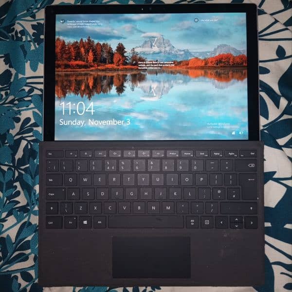 Laptop Microsoft Surface pro 4 i5 6th generation 4Gb Ram 128GB SSD 1