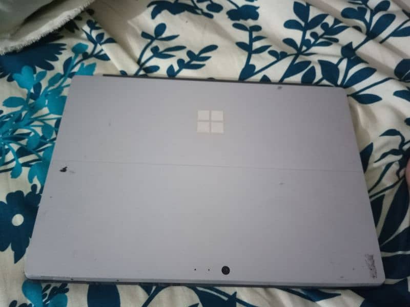 Laptop Microsoft Surface pro 4 i5 6th generation 4Gb Ram 128GB SSD 2