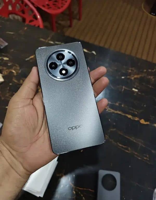 oppo Reno 12f  8/256.   all ok ha kioe msla nae ha 1