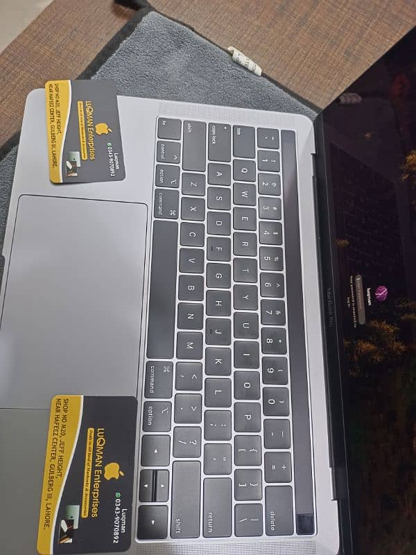 LIKE NEW MACBOOK PRO 2019 TOUCHBAR I5 Q-C 16GB 512GB ONE MONTH WARANTY 1