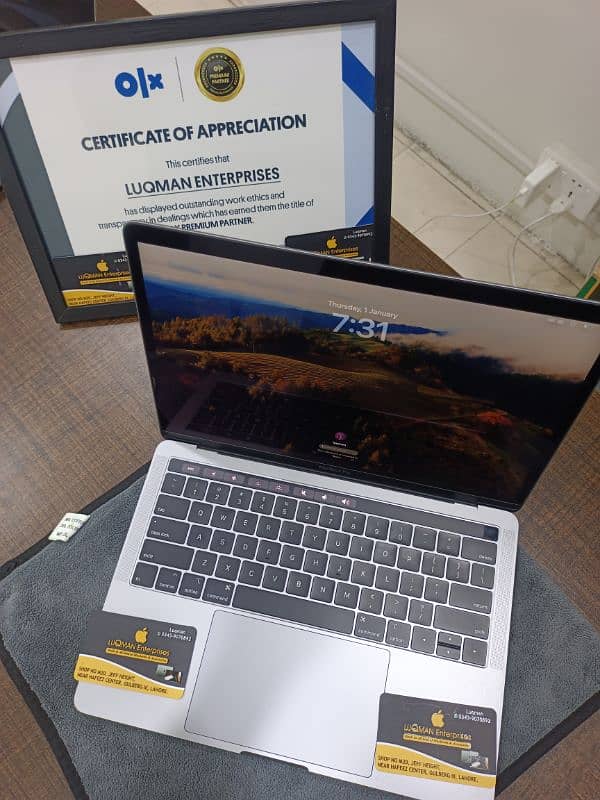 LIKE NEW MACBOOK PRO 2019 TOUCHBAR I5 Q-C 16GB 512GB ONE MONTH WARANTY 11