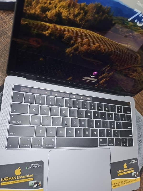 LIKE NEW MACBOOK PRO 2019 TOUCHBAR I5 Q-C 16GB 512GB ONE MONTH WARANTY 12