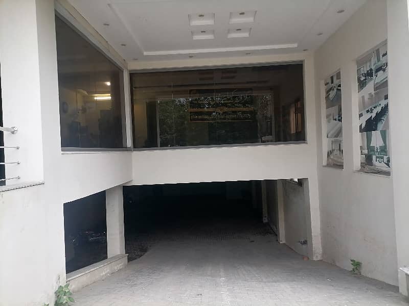 Ideal Building For Rent In Johar Town Phase 2 - Block J3 2