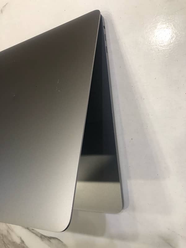 Apple Macbook 2019.15” for sale 2