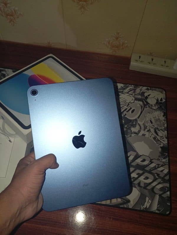 iPad 10 with 11 months Apple warranty | Blue color 64 GB 7