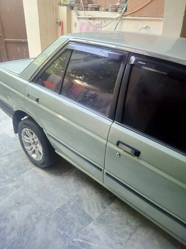 Nissan Sunny 1989 7