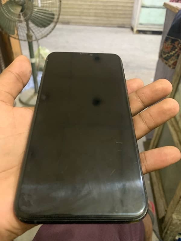 iphone 11 pro max 2