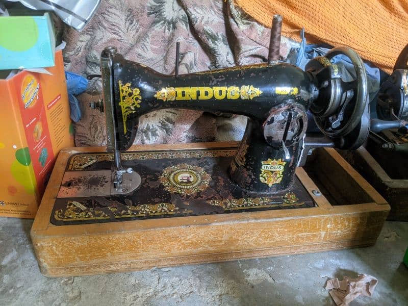 4 sewing machines 3