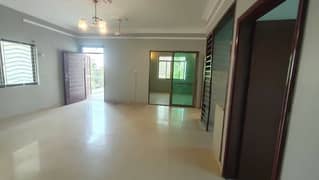 Clifton Block 5, 1600 Sqft, 3 Bed Apartment for Rent. 0