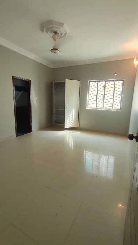 Clifton Block 5, 1600 Sqft, 3 Bed Apartment for Rent. 1