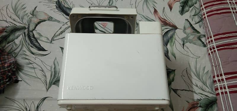 Kenwood BM250 Bread Maker 9