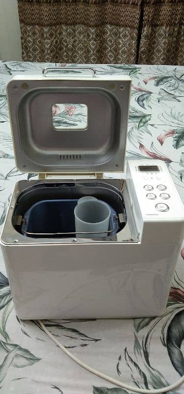 Kenwood BM250 Bread Maker 10