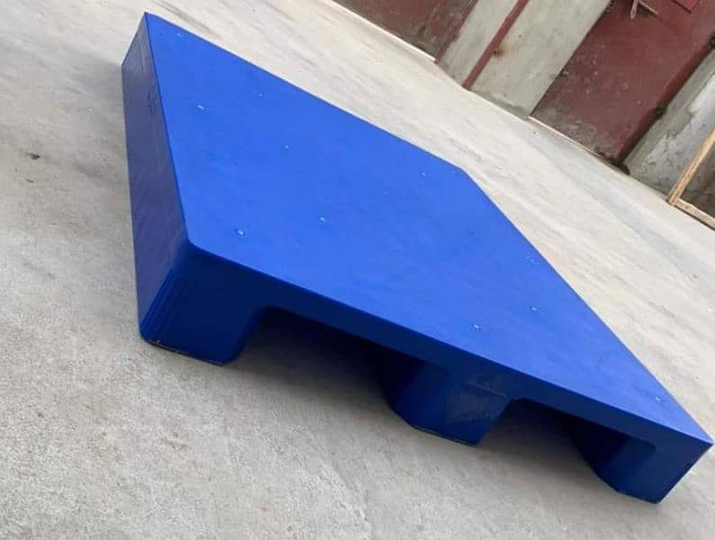 Industrial Pallets stock in Pakistan | Plastic & Wooden pallets 0