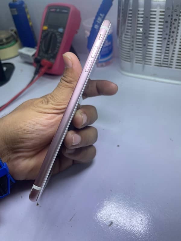 IPHONE 7 plus  PTA APPROVED 2