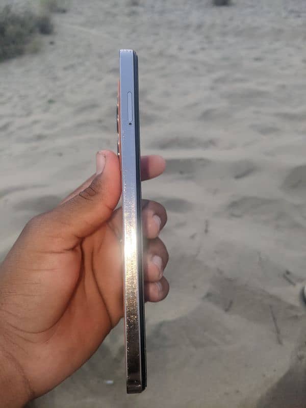 INFINIX NOTE 30 4