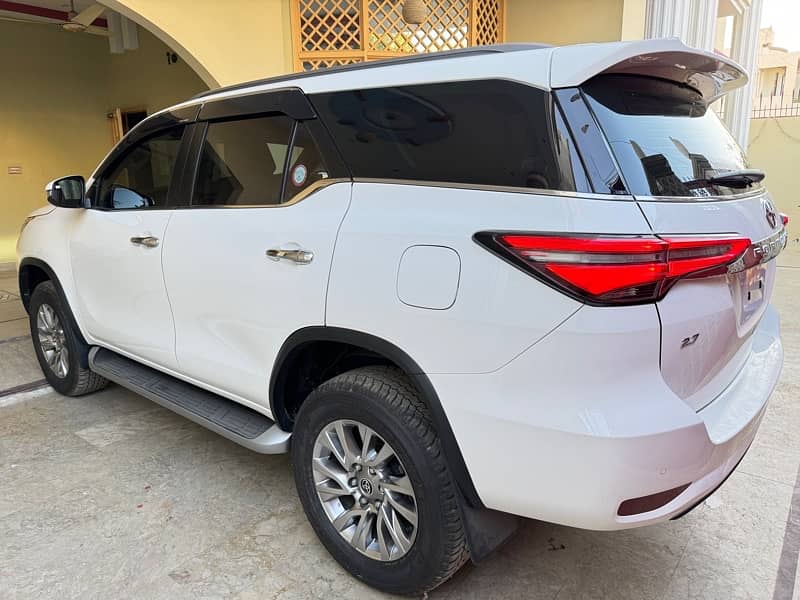 Toyota Fortuner V 2022 9