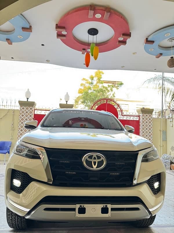 Toyota Fortuner V 2022 15